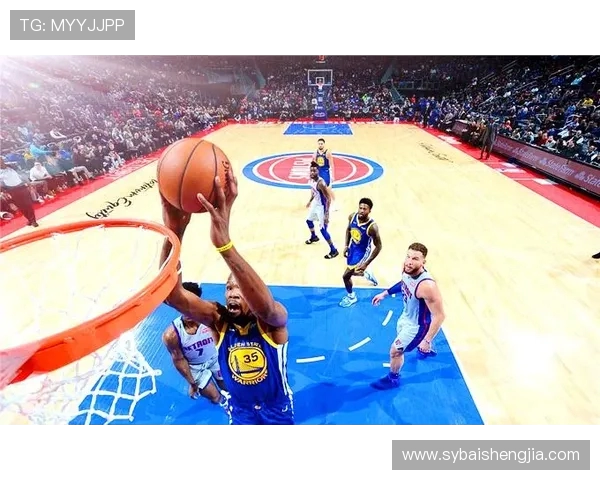 南京攀岩队在城市马拉松积分榜上以82分领先其他队伍展现强劲实力