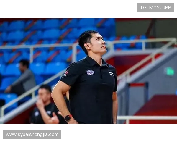 张庆鹏:从篮球场上的拼搏者到人生舞台上的成功典范 张庆鹏:从篮球场上的拼搏者到人生舞台上的成功典范