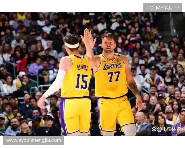 湖人对雄鹿精彩对决免费直播全程回放与赛后分析分享