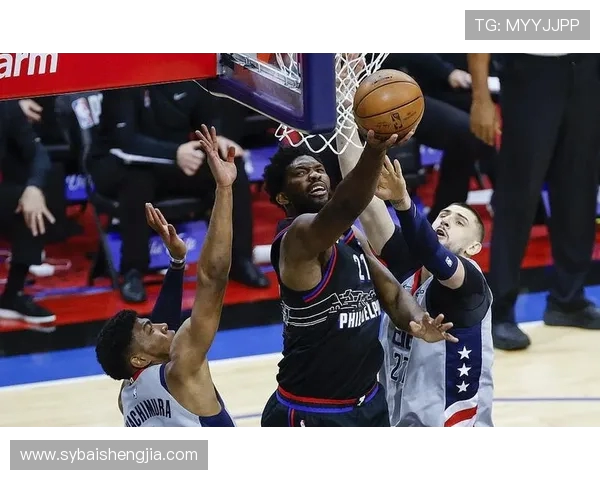 热火与爵士激战27号NBA赛场精彩对决引发球迷热议 热火与爵士激战27号NBA赛场精彩对决引发球迷热议