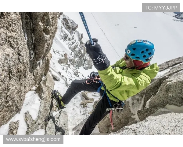 攀岩之巅：深入成都攀岩队的训练与挑战之旅